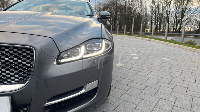 Jaguar XJ 3.0d V6 Portfolio 4dr Auto Diesel Saloon